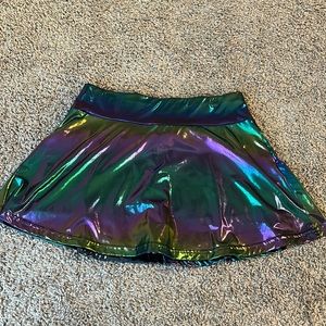 Holographic Skort